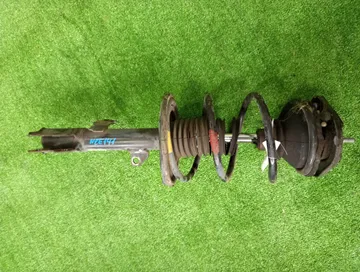 СТОЙКА НА TOYOTA COROLLA  AXIO NZE141 1NZ-FE