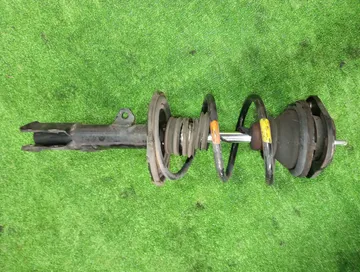 СТОЙКА НА TOYOTA WISH ZNE10G 1ZZ-FE