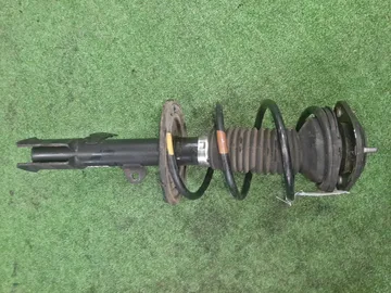 СТОЙКА НА TOYOTA COROLLA  AXIO ZRE142 2ZR-FE