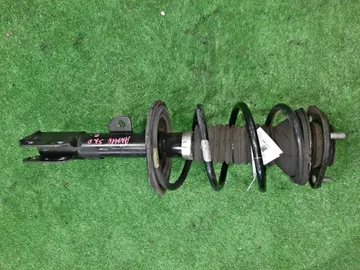СТОЙКА НА TOYOTA ISIS ANM10W 1AZ-FSE