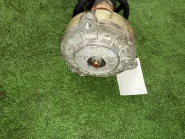 СТОЙКА НА AUDI A4 8W2 CYR