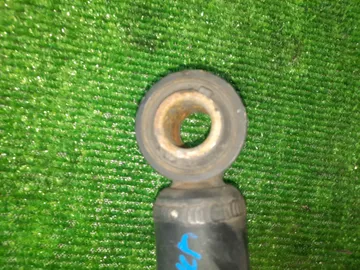 СТОЙКА НА TOYOTA WISH ZNE10 1ZZ-FE