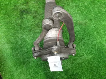 СТОЙКА НА AUDI A6 4F2 CHVA
