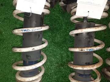 СТОЙКА НА TOYOTA RUNX ZZE123 2ZZ-GE