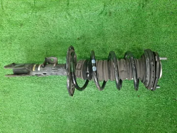 СТОЙКА НА TOYOTA NOAH ZRR80G 3ZR-FAE