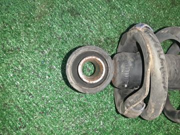 СТОЙКА НА NISSAN LIBERTY RM12 QR20DE