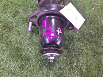 СТОЙКА НА TOYOTA COROLLA  AXIO ZRE142 2ZR-FE