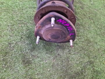 СТОЙКА НА TOYOTA VITZ NCP10 2NZ-FE