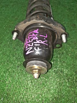 СТОЙКА НА TOYOTA COROLLA NZE121 1NZ-FE