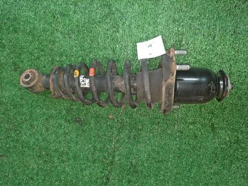 СТОЙКА НА TOYOTA COROLLA  AXIO ZRE144 2ZR-FE