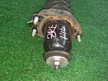 СТОЙКА НА TOYOTA COROLLA  AXIO ZRE144 2ZR-FE