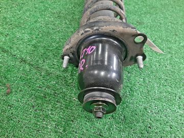 СТОЙКА НА TOYOTA OPA ZCT10 1ZZ-FE