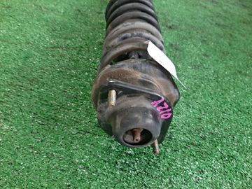 СТОЙКА НА NISSAN CUBE AZ10 CGA3DE