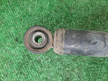 СТОЙКА НА TOYOTA CROWN GS151 1G-FE