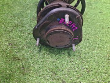 СТОЙКА НА TOYOTA COROLLA  AXIO ZRE142 2ZR-FE