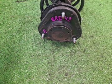 СТОЙКА НА TOYOTA COROLLA  AXIO ZRE142 2ZR-FE