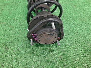 СТОЙКА НА TOYOTA COROLLA  AXIO ZRE142 2ZR-FE