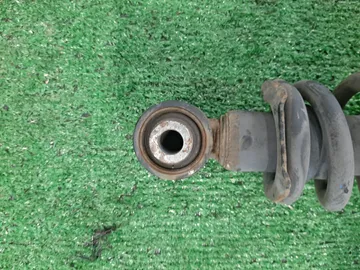 СТОЙКА НА TOYOTA PREMIO ZRT265 2ZR-FE