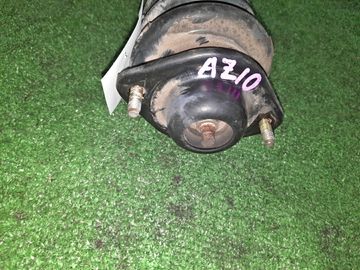 СТОЙКА НА NISSAN CUBE AZ10 CGA3DE