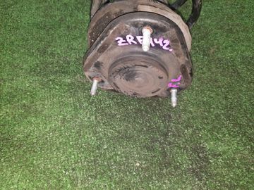 СТОЙКА НА TOYOTA COROLLA  AXIO ZRE142 2ZR-FE