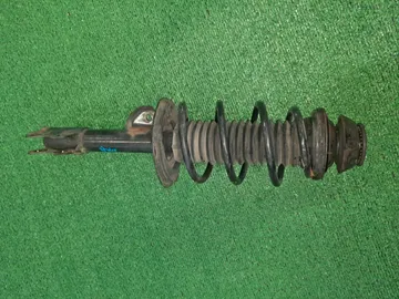 СТОЙКА НА TOYOTA VITZ KSP130 1KR-FE