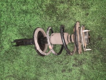 СТОЙКА НА MITSUBISHI GRANDIS NA4W 4G69