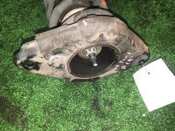 СТОЙКА НА NISSAN TINO V10 QG18DE