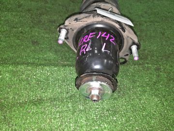 СТОЙКА НА TOYOTA COROLLA  AXIO ZRE142 2ZR-FE