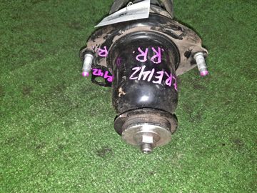 СТОЙКА НА TOYOTA COROLLA  AXIO ZRE142 2ZR-FE