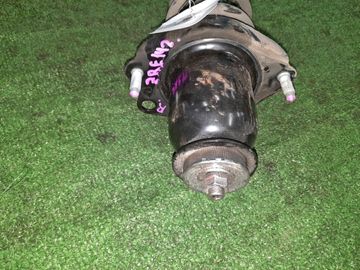 СТОЙКА НА TOYOTA COROLLA  AXIO ZRE142 2ZR-FE