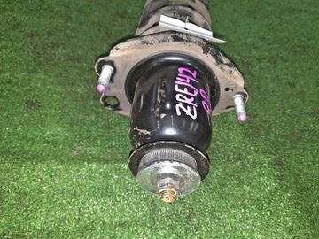 СТОЙКА НА TOYOTA COROLLA  AXIO ZRE142 2ZR-FE