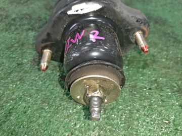 СТОЙКА НА MITSUBISHI AIRTREK CU2W 4G63