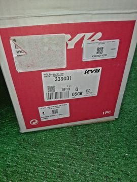 СТОЙКА НА KYB RAV4 ACA33