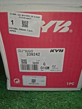 СТОЙКА НА KYB PRIUS ZVW30