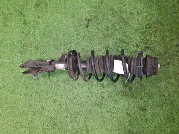 СТОЙКА НА HONDA VEZEL RU3 LEB