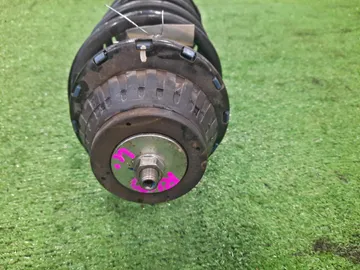 СТОЙКА НА HONDA VEZEL RU3 LEB