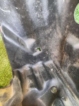 КРЕПЛЕНИЕ АККУМУЛЯТОРА НА TOYOTA LAND CRUISER FZJ80