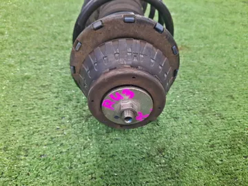 СТОЙКА НА HONDA VEZEL RU3 LEB