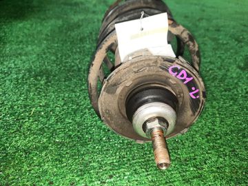 СТОЙКА НА HONDA FIT GD1 L13A