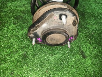 СТОЙКА НА TOYOTA COROLLA  AXIO ZRE144 2ZR-FE