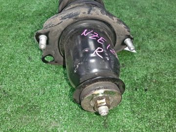 СТОЙКА НА TOYOTA COROLLA NZE121 1NZ-FE