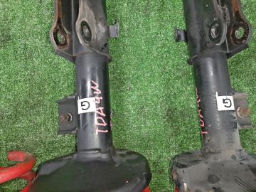 СТОЙКА НА SUZUKI ESCUDO TDA4W J24B