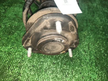 СТОЙКА НА TOYOTA ISIS ZNM10G 1ZZ-FE