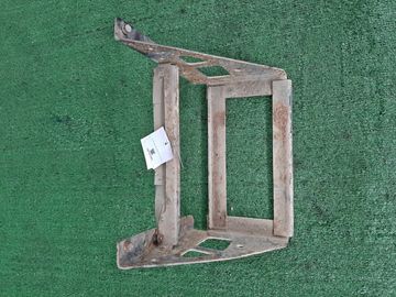 КРЕПЛЕНИЕ АККУМУЛЯТОРА НА NISSAN ATLAS F23 TD25