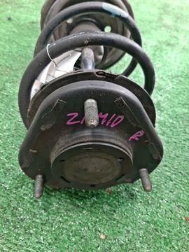 СТОЙКА НА TOYOTA ISIS ZNM10G 1ZZ-FE