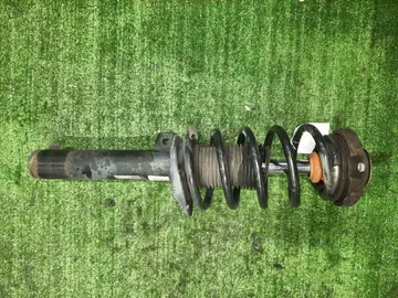 СТОЙКА НА VOLKSWAGEN GOLF 5K1 CAX