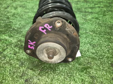 СТОЙКА НА VOLKSWAGEN GOLF 5K1 CAX