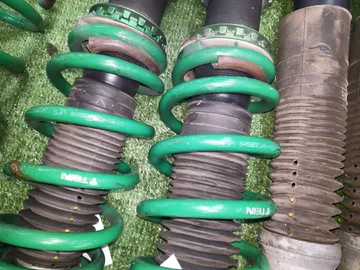 СТОЙКА НА TOYOTA NOAH AZR60G 1AZ-FSE