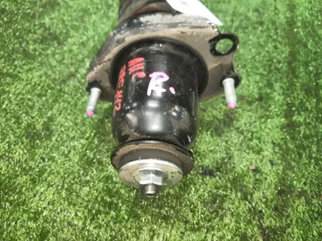 СТОЙКА НА TOYOTA COROLLA  AXIO ZRE142 2ZR-FE