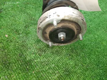 СТОЙКА НА BMW 520I E60